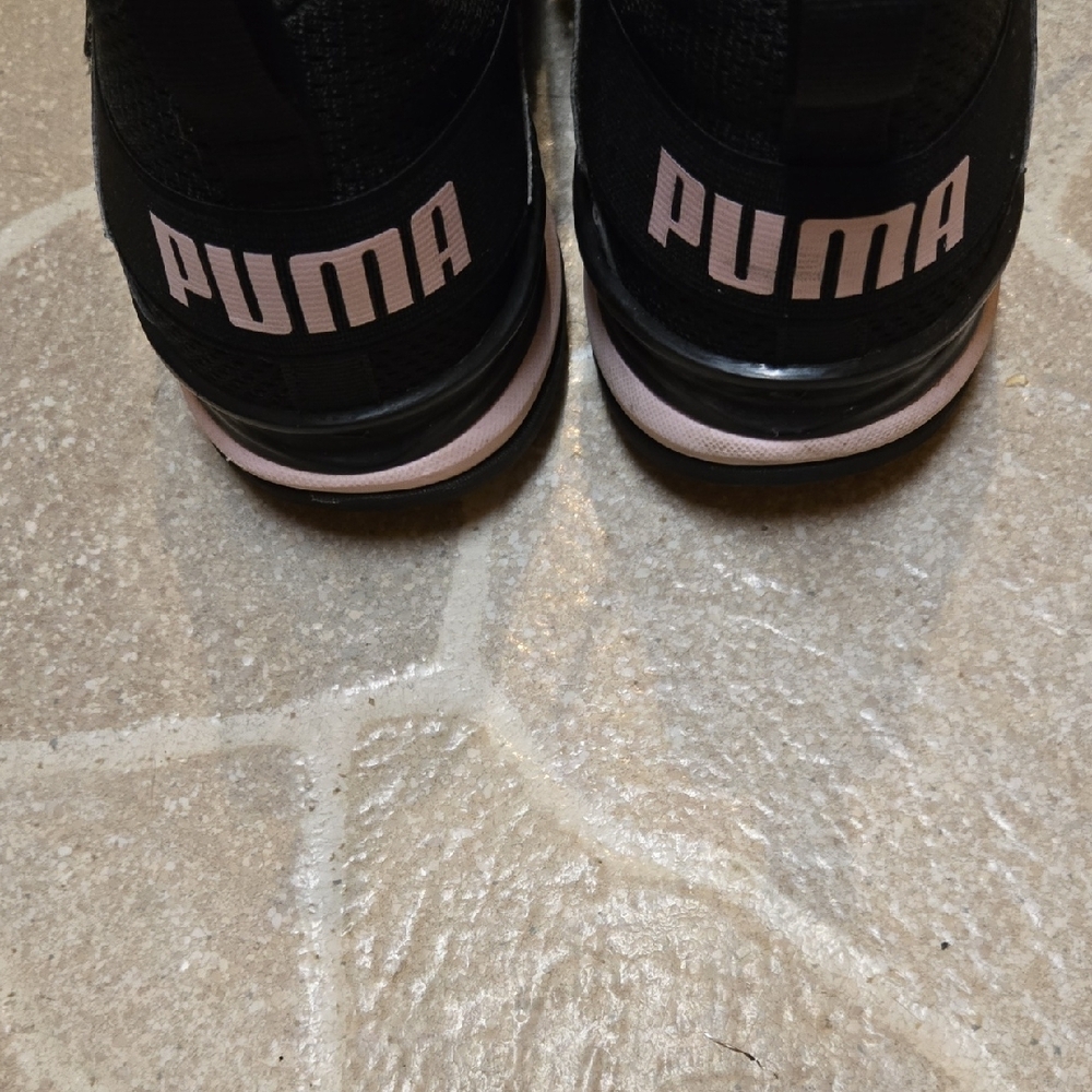 Puma Women's Black and Pink Athletic Shoes - Picture 8 of 8